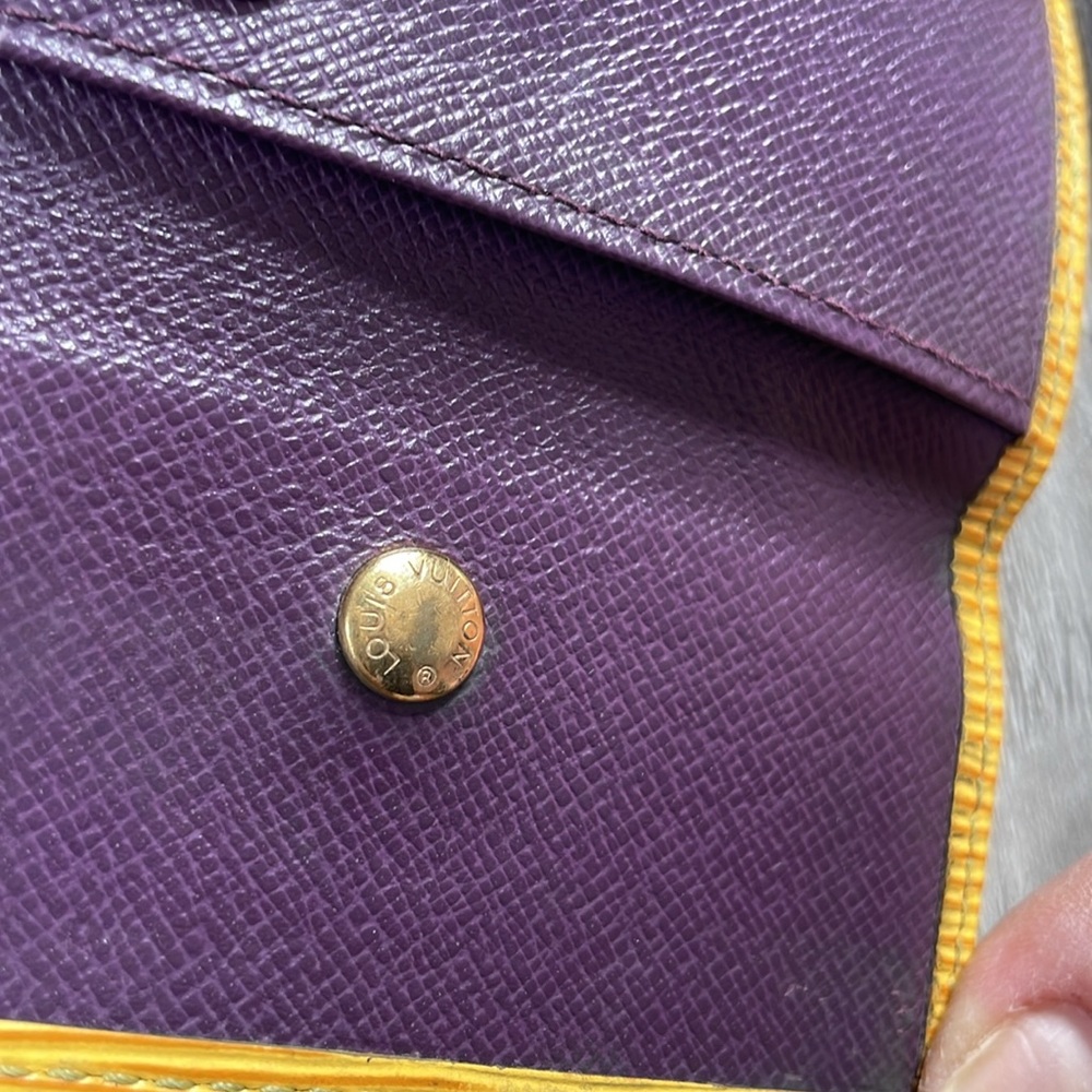 Louis Vuitton Key Wallet - Picture 7 of 10